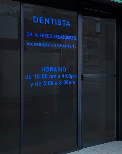 Cirujano Dentista Dr. Enrique Caxnajoy