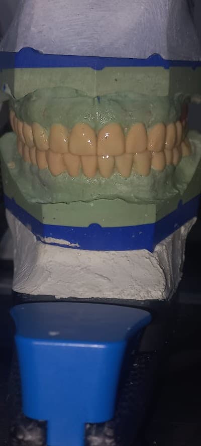 Clínica Dental Lindoro