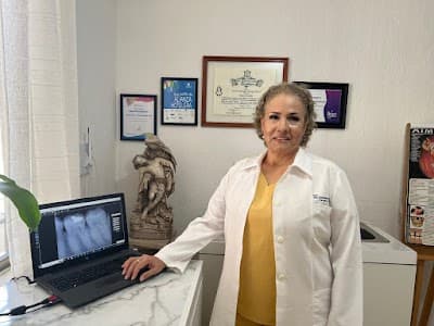 Clínica Dental Los Encantos - Dra. Lupita Rodríguez