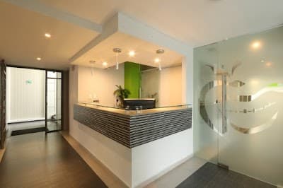 D-Natural Satélite Clínica Dental