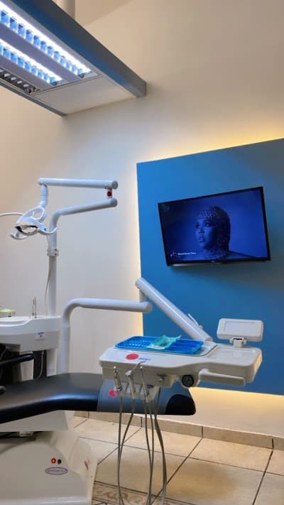 Dentista Luis Arellano