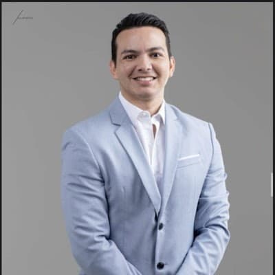 Dr. Eduardo Adrian Martínez Hernández, Dentista - Odontólogo