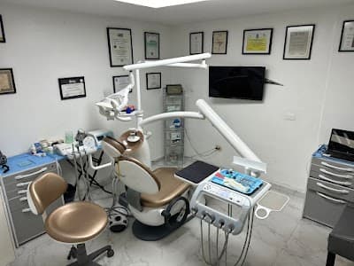 Dr. Jaime Villanueva - Denties Guadalupe - Diseño de Sonrisas