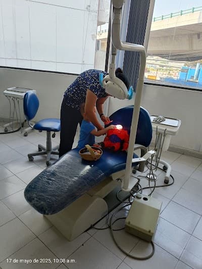 Dra. Claudia Ayala Odontopediatra