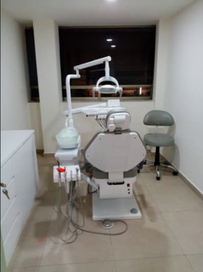 Dra. Estefania Arellano, Dentista - Odontólogo