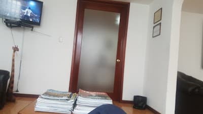 Dra. Mónica Reyes Vélez CIRUJANO DENTISTA