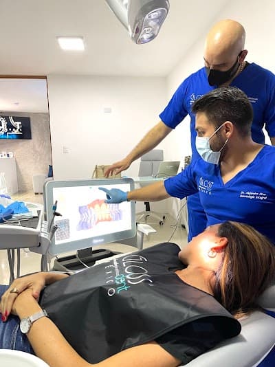 GLOSS DENT® - Dentista en Mérida | Carillas cerámicas | Diseño de sonrisa | Ortodoncia | Invisalign | Implantes Dentales
