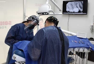 La Clínica Dental (Del Valle)