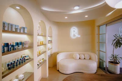 RAFELY CENTRO ESTÉTICO DENTAL