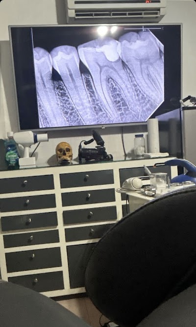 CLÍNICA DENTAL DR. OMAR LEYVA