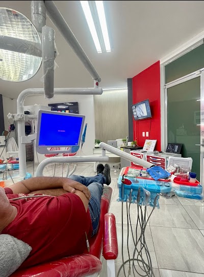 Clínica Dental Dra Ana Sanchez / Endodoncia-Manejó del dolor y urgencias