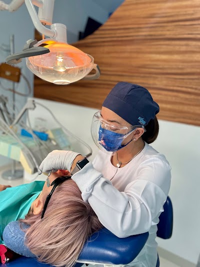 Clinica Dental Plaza Colima: Ortodoncista Irma Gabriela Espinosa Rescala