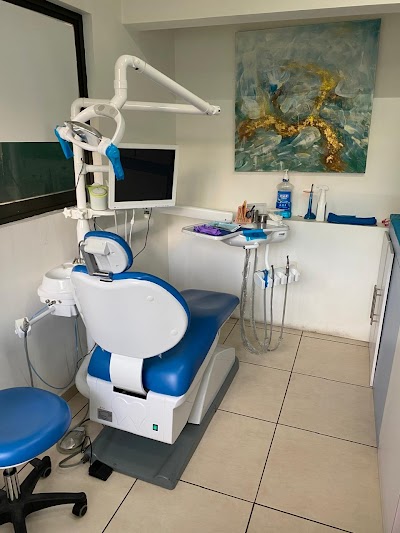 Clínica Dental POR TU SONRISA (Eje Central-Portales)