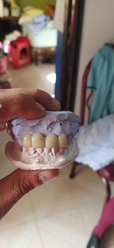 Consultorio y laboratorio dental "MORENO"