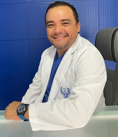 Dentista Andrés Vicente Reyes