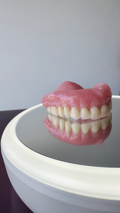 Dentista Daniela Cerón