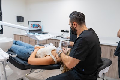 Dentista en Hermosillo - Dr Eluani Clínica Navarrete