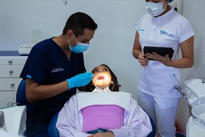 Dentista Orthi-Dent., Clínica de Especialidades