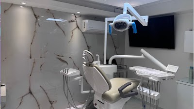 Dentista Salamanca Gto/Implantes Dentales /Endodoncia/ Periodoncia/Ortodoncia/ Especialidades Dentales