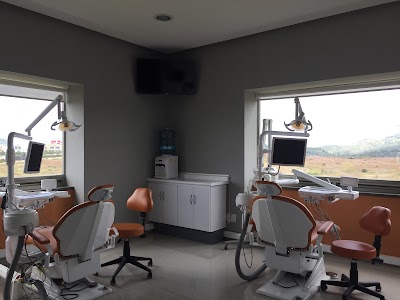 Dr. Carlos Alberto Avilés Salazar, Dentista - Odontólogo