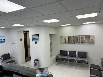 Dr. Daniel Castro - Dentistas en CDMX