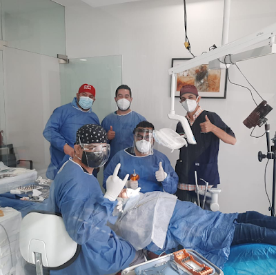 Dr. Ricardo Velazquez García . Dentista. Implantes dentales