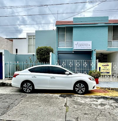 Dra. Andrea Ferreyra-Especialista en Ortodoncia