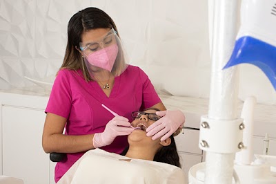 Dra. Jessica Salgado. Rehabilitación y estética dental