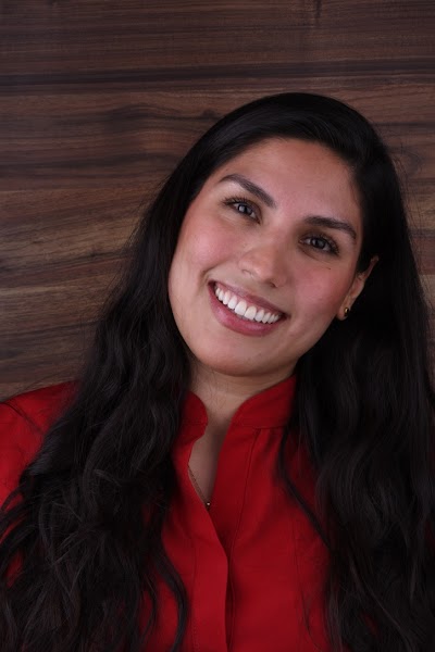 Dra. Karla Gabriela Alonso J. | Dentista - Ortodoncista