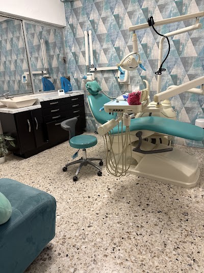 Dra Karla Gómez -Dental 32 Especialistas Dentales