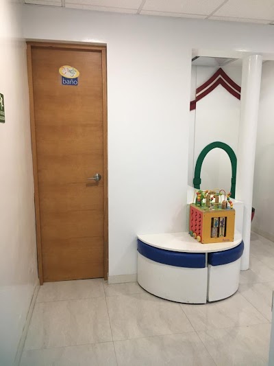 Dra. Lydia Mireles, Dra. Laura de la Garza, Dra. Lydia Muñoz