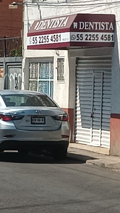 Dra. Michelle Arreola Berumen, Dentista - Odontólogo