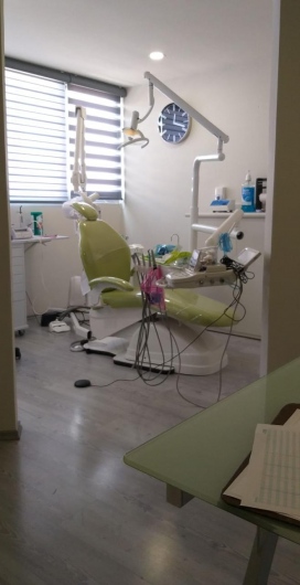Dra. Minerva Azcarrága Aburto, Dentista - Odontólogo